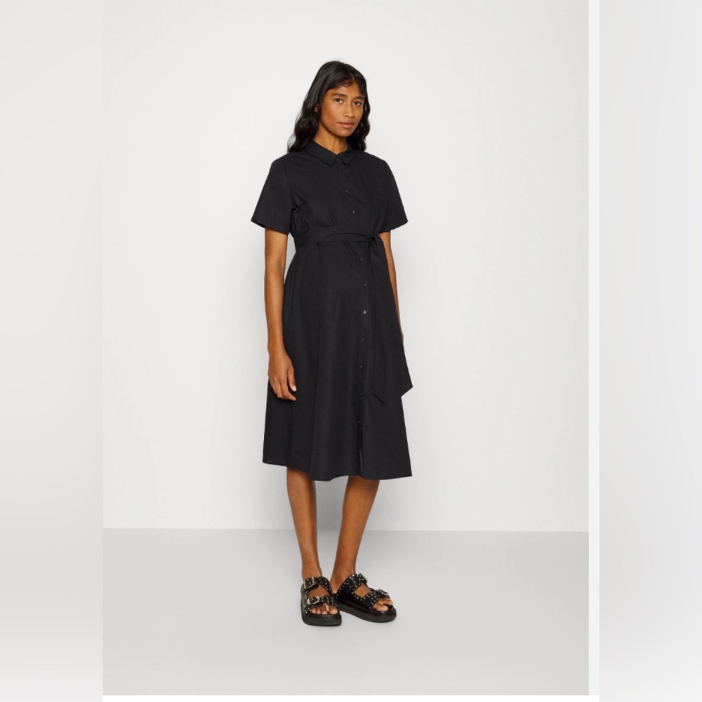Gap Tie Front Maternity Dress. NWOT. Black, Size small.